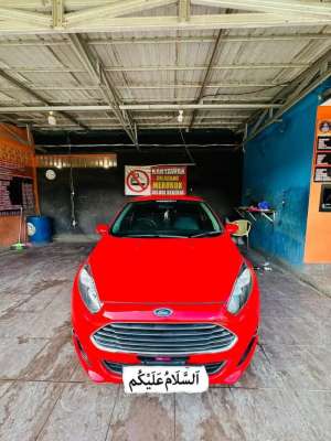 Jual bekas Ford fiesta trend merah matic,lokasi di Banjarmasin Kota