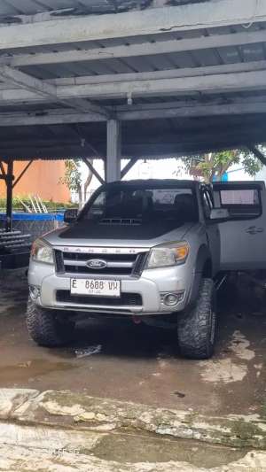 Jual bekas Ford Ranger Double Cabin 2010 Diesel,lokasi di Majalengka Kab.