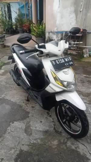 Jual bekas FORSALE Beat karbu 2011 Orisinil LENGKAP,lokasi di Tangerang Kota