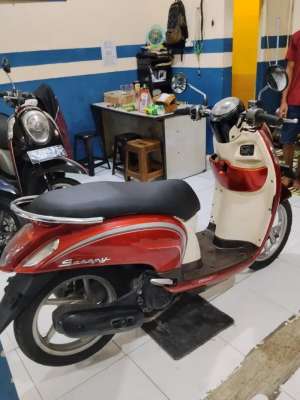 Jual bekas forsale Honda Scoopy stylish cbs iss 2016 muluss,lokasi di Tangerang Selatan Kota