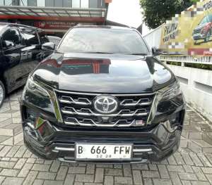 Jual bekas Fortun 2.8 Km 30 dp40.,lokasi di Jakarta Selatan