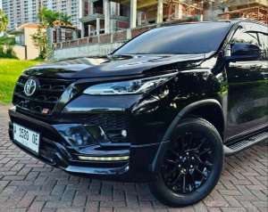 Jual bekas Fortuner 2.4 VRZ GR TRD 2021 pmk 2022 Nama Sendiri Pajak Baru Istimewa,lokasi di Surabaya Kota