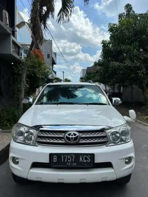 Jual bekas Fortuner 2.5 G matic solar 2010,lokasi di Jakarta Pusat