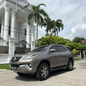 Jual bekas Fortuner G at diesel 2016 istimewa murah,lokasi di Padang Kota