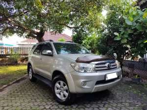 Jual bekas Fortuner G diesel matic 2010 plat L tangan pertama pcd Pajero Innova,lokasi di Surabaya Kota