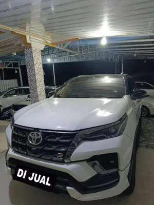 Jual bekas Fortuner GR 2.4 Matic Diesel 2021,lokasi di Minahasa Utara Kab.
