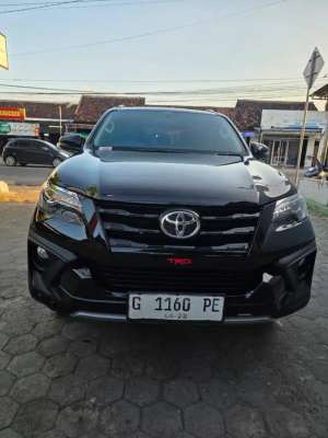 Jual bekas Fortuner trd diesel matic tahun 2018,lokasi di Surakarta Kota