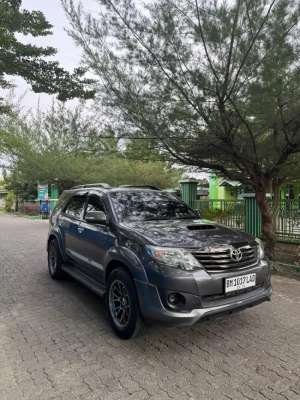 Jual bekas Fortuner VNT TRD 2012,lokasi di Pekanbaru Kota