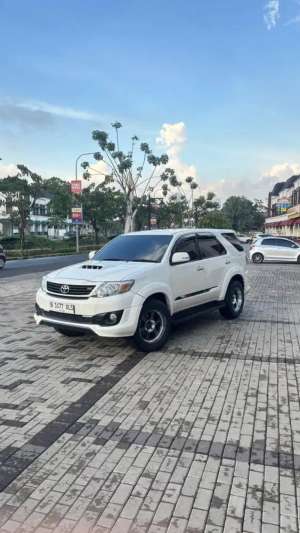 Jual bekas Fortuner Vnt TRD 2015 JUAL CEPATTT,lokasi di Tangerang Selatan Kota