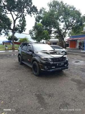 Jual bekas Fortuner VNT TRD 2015 Matic,lokasi di Subang Kab.