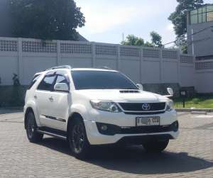 Jual bekas Fortuner vnt TRD solar full black interior termurah,lokasi di Jakarta Selatan