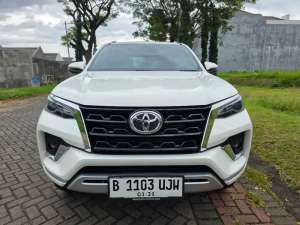 Jual bekas Fortuner vrz 2021 istimewa,lokasi di Malang Kota