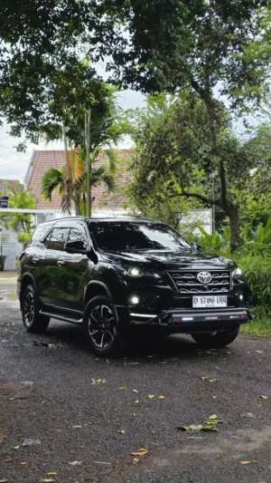 Jual bekas Fortuner VRZ 2.8 GR Diesel Solar AT 2022,lokasi di Bandung Kab.