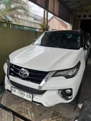 Jual bekas Fortuner VRZ 4x4 Matik 2017,lokasi di Banjarbaru Kota