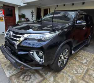 Jual bekas FORTUNER VRZ AT DIESEL 2016 HITAMTANGAN ITERAWAT BEBAS BANJIR,lokasi di Depok Kota