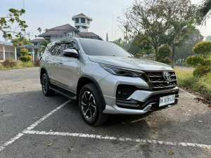 Jual bekas Fortuner VRZ AT TRD Matic solar diesel 2021,lokasi di Medan Kota