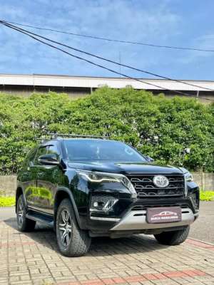 Jual bekas Fortuner VRZ G 2021 facelift diesel,lokasi di Bekasi Kota