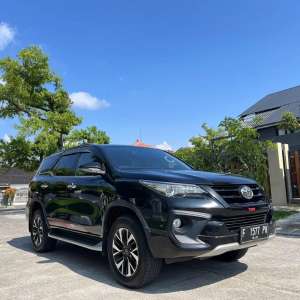 Jual bekas Fortuner vrz trd 2017 diesel istimewa,lokasi di Padang Kota