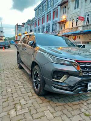 Jual bekas Fortuner VRZ TRD 2021 terlengkap,lokasi di Deli Serdang Kab.