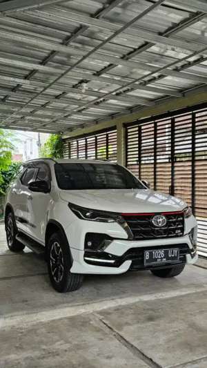 Jual bekas Fortuner VRZ TRD 2.4 AT 2021,lokasi di Bandar Lampung Kota