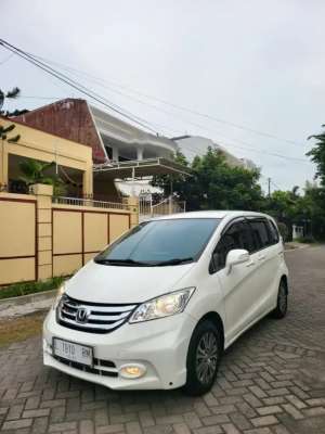 Jual bekas FREED E PSD 2014 KM 82 RIBU,lokasi di Surabaya Kota