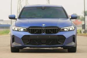 Jual bekas Frosty Portimao Blue BMW 330i M-Sport LCI Facelift 2023 320i,lokasi di Jakarta Selatan