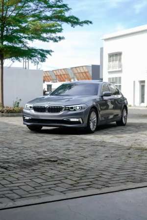 Jual bekas Full Ori 2018 530i Luxury BMW Bluestone OTO 888,lokasi di Jakarta Timur