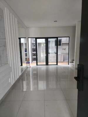 Full Renovasi Rumah Cantik Siap Huni di Cluster Wisteria, ASYA lokasi di Bekasi Kota, tersedia melalui melalui situs Olx