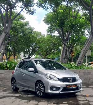 Jual bekas Garansi mesinmatic Honda Brio RS 1.2 CVT AT 2017 KONDISI SUPER,lokasi di Jakarta Utara