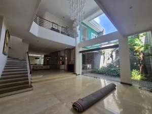 Graha Family Blok Favorit dekat Roca lokasi di Surabaya Kota, tersedia melalui melalui situs Olx