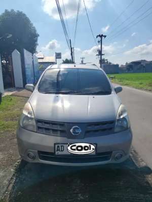 Jual bekas Grand Livina 2010 XV Manual Plat AD Karanganyar,lokasi di Karanganyar Kab.