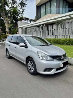 Jual bekas Grand Livina SV Matic 2016,lokasi di Surabaya Kota