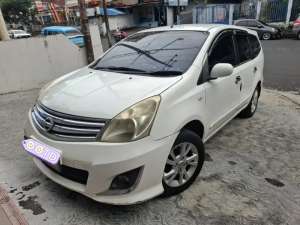 Jual bekas Grand Livina XV 2013 Manual,lokasi di Tomohon Kota