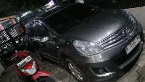 Jual bekas Grandlivina 2012 automatic,lokasi di  