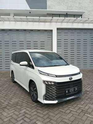 Jual bekas Gress Mobil KutisariVoxy Tss Facelift 2.0 Cvt AT Tahun 2022,lokasi di Surabaya Kota
