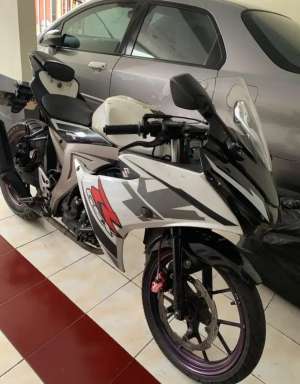 Jual bekas GSX R 150 Surat lengkap,lokasi di Semarang Kota
