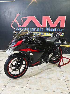Jual bekas GSX-R Keyles black matte odo 7rb gesit handal .Anugerah motor rungkut,lokasi di Surabaya Kota