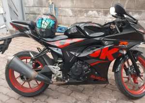 Jual bekas GSX-R150 keyless 2018 jual atau Barter Yamaha non Fairing,lokasi di Jakarta Timur