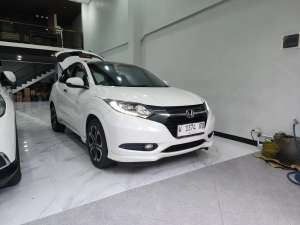 Jual bekas H. HR-V 1.8 PRESTIGE AT 2015 Km87rb,lokasi di Surabaya Kota