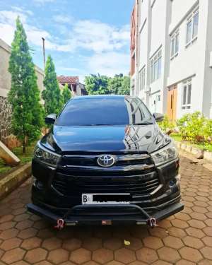 Jual bekas Harga Cash Innova VENTURER 2.0 AT NIK 2019 BLACK,lokasi di Jakarta Timur