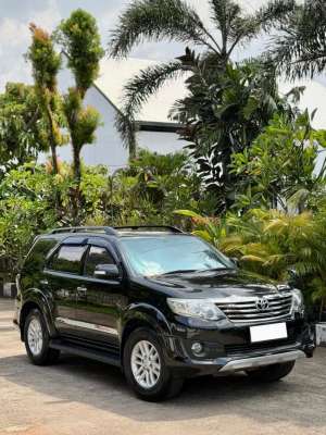 Jual bekas Harga Cash Toyota Fortuner G TRD 2.7 AT Bensin 2012,lokasi di Jakarta Timur