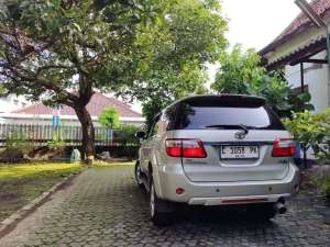 Jual bekas HARGA CASH TOYOTA FORTUNER G DIESEL MATIC 2010 pcd pajero Innova crv,lokasi di Sidoarjo  Kab.