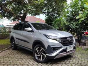 Jual bekas HARGA CASH TOYOTA RUSH TRD 2018 MATIC pcd ertiga xpander innova,lokasi di Surabaya Kota