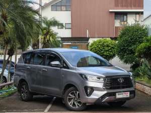 Jual bekas harga cashkredit Toyota Innova Reborn 2.0 V Luxury AT,lokasi di Jakarta Selatan