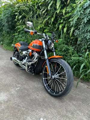 Jual bekas Harley breakout 117 2023 nik 2024 badja orange,lokasi di Jakarta Selatan