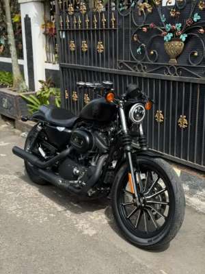 Jual bekas Harley Davidson Iron 883 2012 hitam doff,lokasi di Bandung Kota