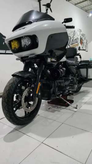 Jual bekas Harley Davidson Road Glide Special Black M8 2017,lokasi di Surabaya Kota