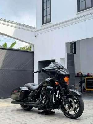 Jual bekas Harley Davidson Street Glide Rushmore Black Solid 2016.,lokasi di  ,Sleman Kab.