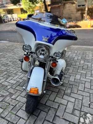 Jual bekas Harley Davidson ULTRA 2007 PUTIH BIRU,lokasi di Depok Kota