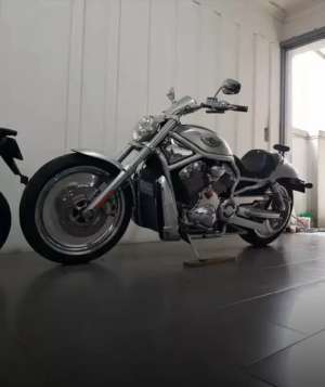 Jual bekas Harley Davidson V Rod 100th Anniversary in Very Good Condition,lokasi di Bandung Kota